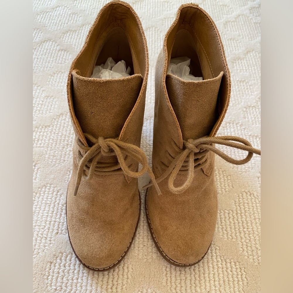 Lucky Brand Yamene Wedge Lace up Ankle Booties Suede Tan Size 6.5M